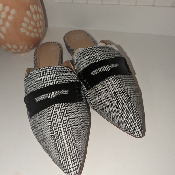 Crown & Ivy Tammy Pointed Toe Mules Size 8M Beautiful New Women's Preppy Loafers - Picture 6 of 12